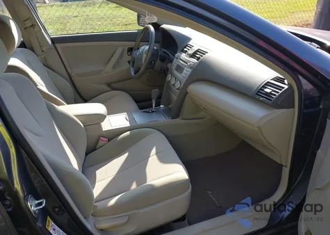 2011 Toyota Camry Le z USA, uszkodzony, nr VIN 4T1BF3EK4BU688482